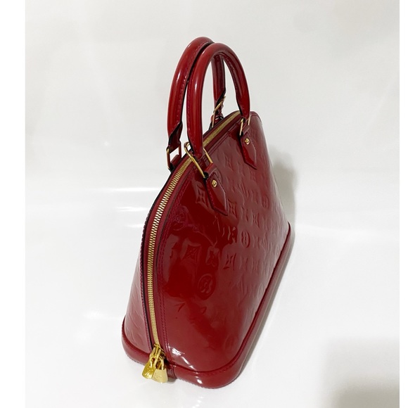 LOUIS VUITTON Monogram Vernis Alma PM Handbag Patent Leather Red. - Picture 2 of 11